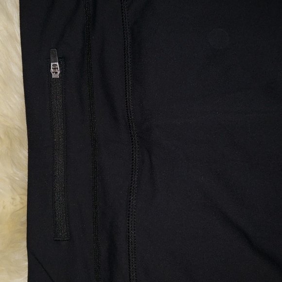 Athleta Acceleration 2 in 1 Capri Black SP nwt - Picture 5 of 12